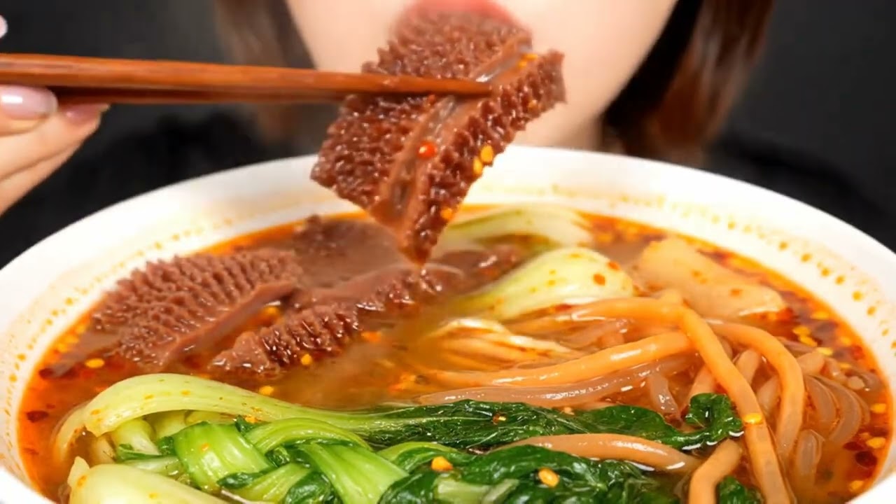 🍲🥢 Hearty stew for a cold night. 