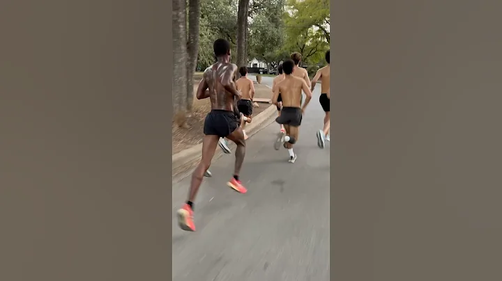 800m runner confused on slow pace of distance group 😂 thumbnail