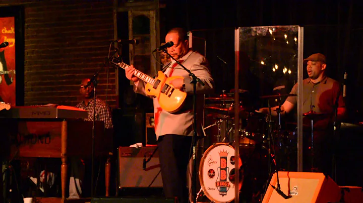 Carl Stewart performs "Real Mother For Ya" (BB Kin...