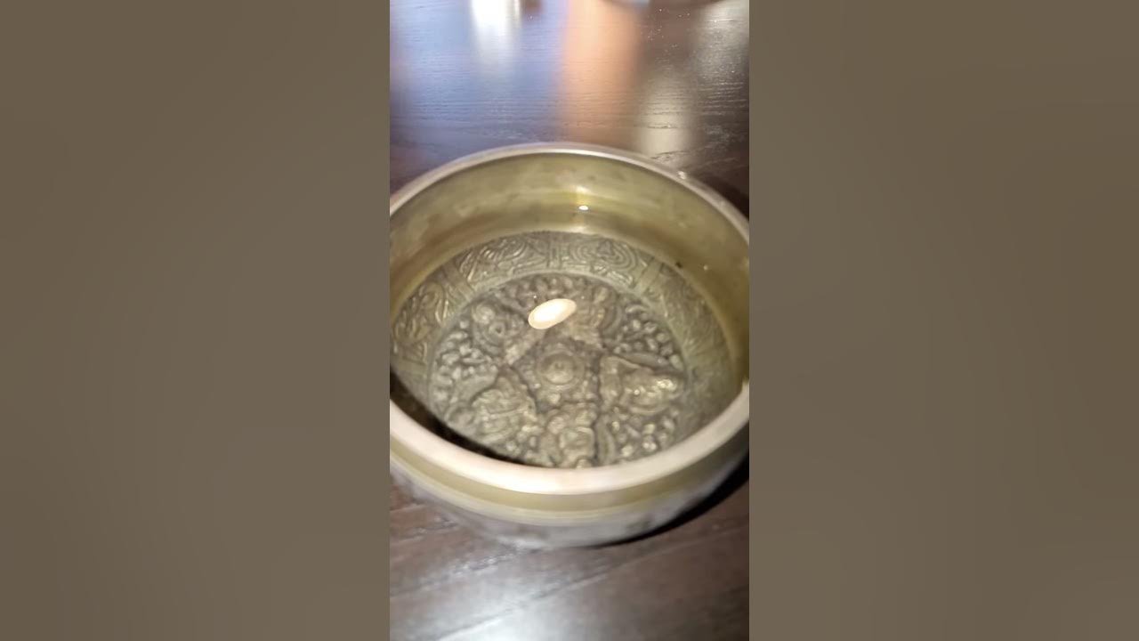 Music with water and singing tibetan bowl