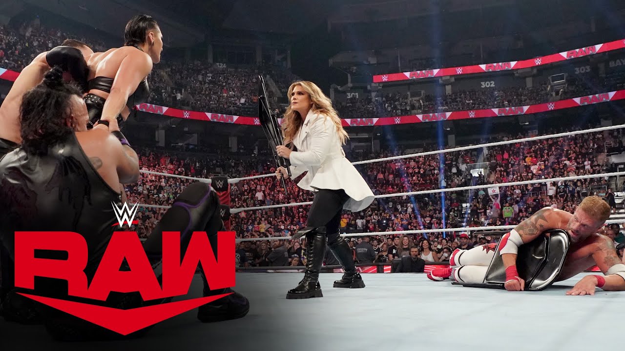 Beth Phoenix Defends Edge Against The Judgment Day: Raw, Aug. 22, 2022 -  Youtube