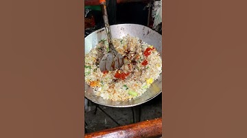 Thumbnail of Letaknya tersembunyi, tapi tetep rame! Nasi goreng tektek