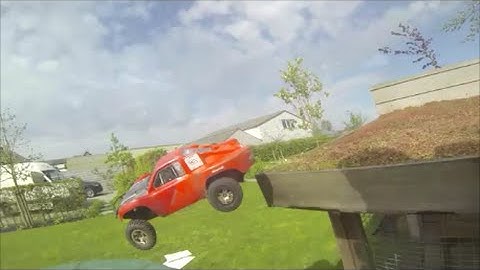 traxxas slash 2wd vxl bashing on grass with 2s lipo