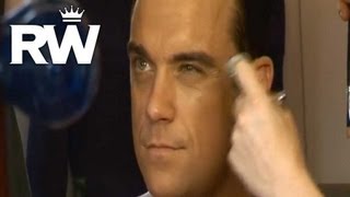 Robbie Williams | &#39;Sin Sin Sin&#39; | Kissing On Set