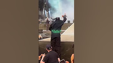 Rappers Falling Off The Stage 😳(Travis Scott, Playboi Carti, Blueface)