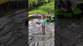 #funnyvideo kids play under rain?