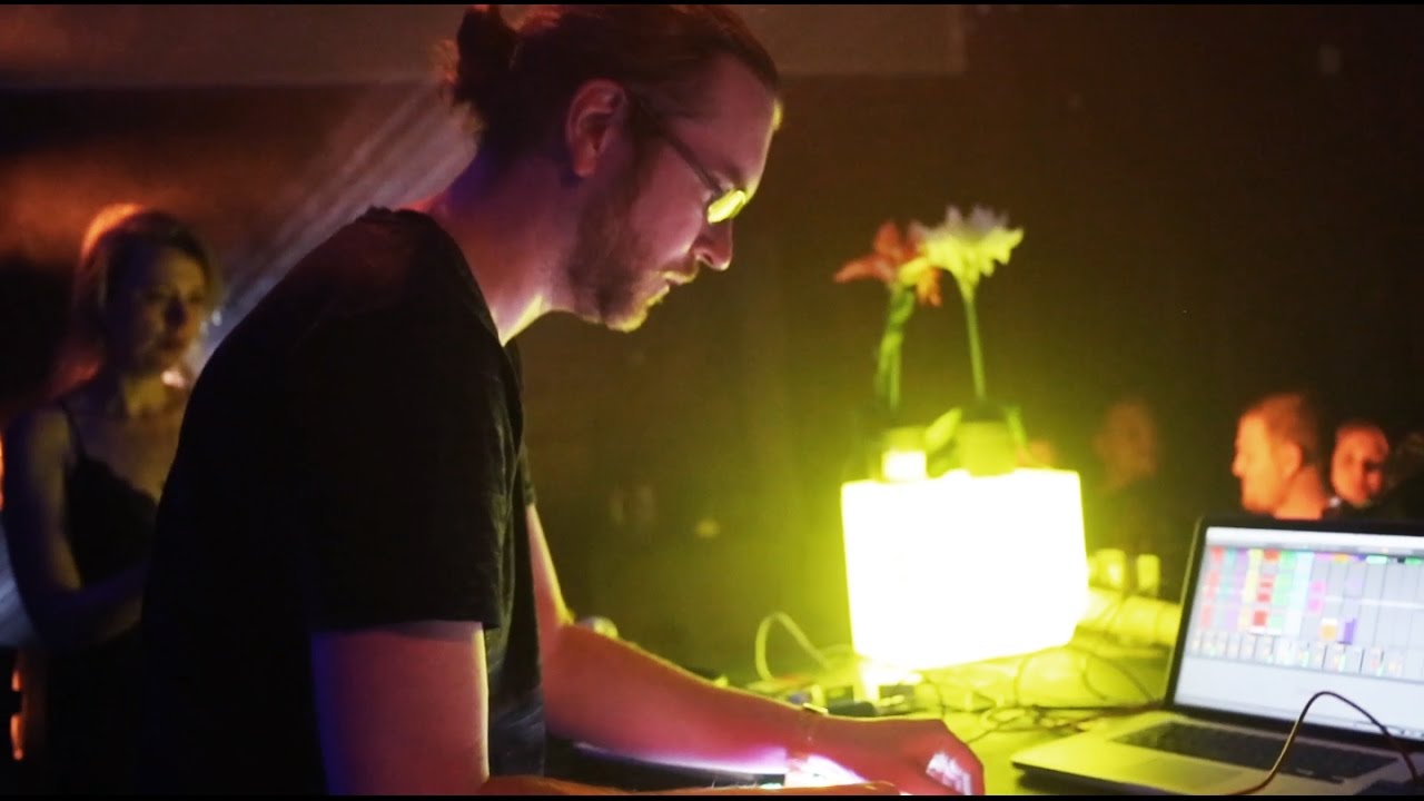 Peter Pardeike live / ADE Connaisseur Recordings / by Melodic Diggers - YouTube
