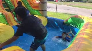 Brincolin Niños Jugando Kids Playing Water Slide