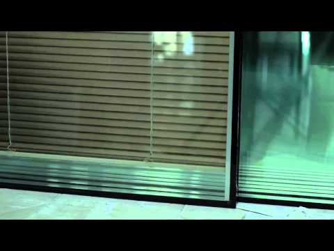 ვიდეო: დამცავი ჟალუზები ფანჯრებისთვის. გარე და შიდა როლიკებით ჟალუზები
