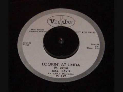 Mac Davis - LOOKIN' AT LINDA