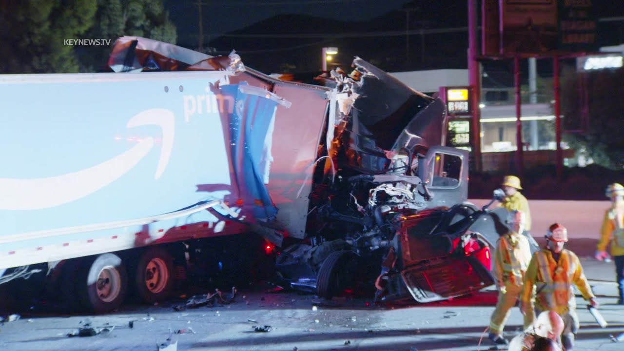 Agoura Hill, CA 2 Semis Jackknife Across 101 Freeway in Collision