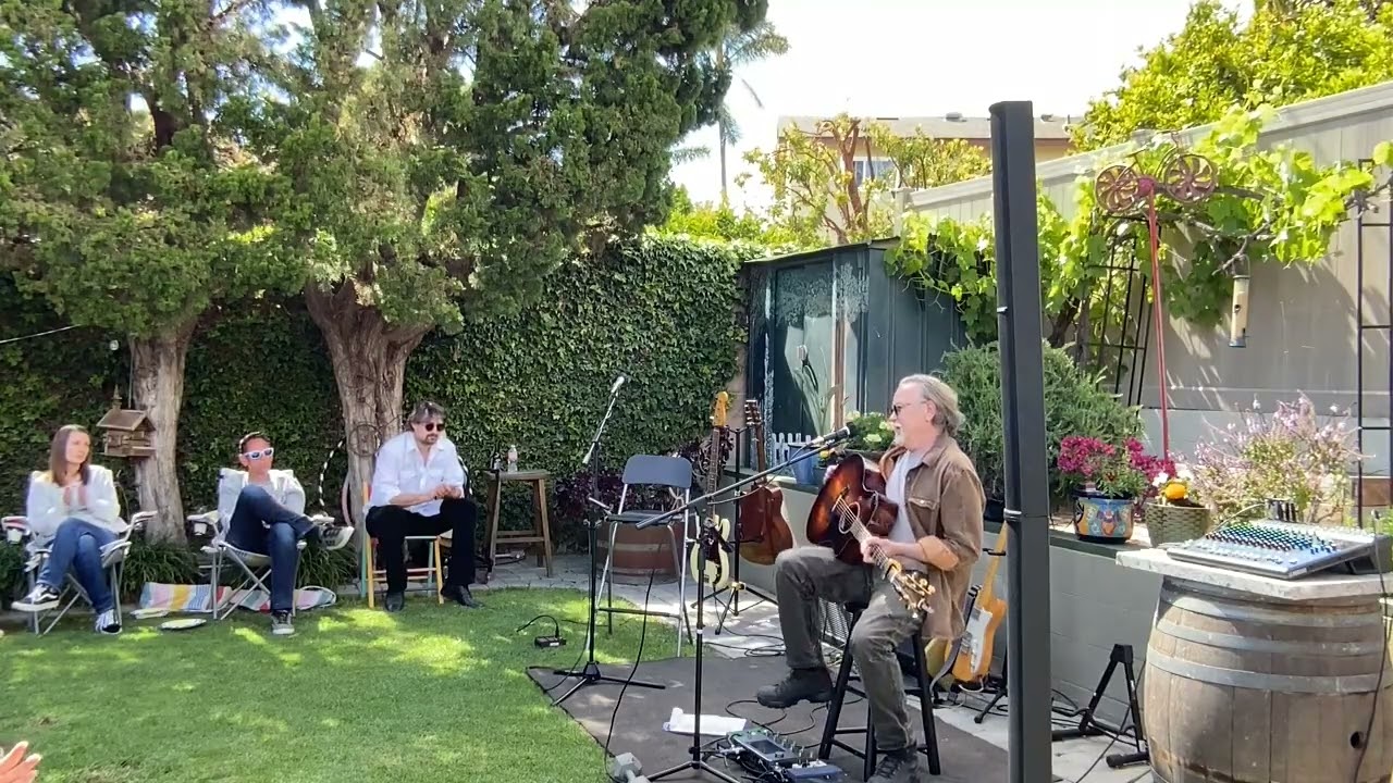 Frank Hein: Sistership Singer-Songwriter Showcase