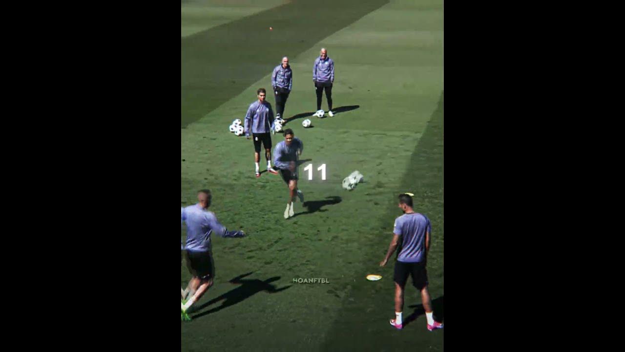 Real Madrid Play One Touch Football 🤯🤯