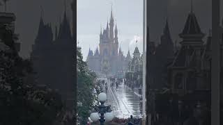 Raining In Magic Kingdom 🌧️ #StillBeautiful#Disney#FloridaWeather#MainStreetUSA#MyHappyPlace#Short