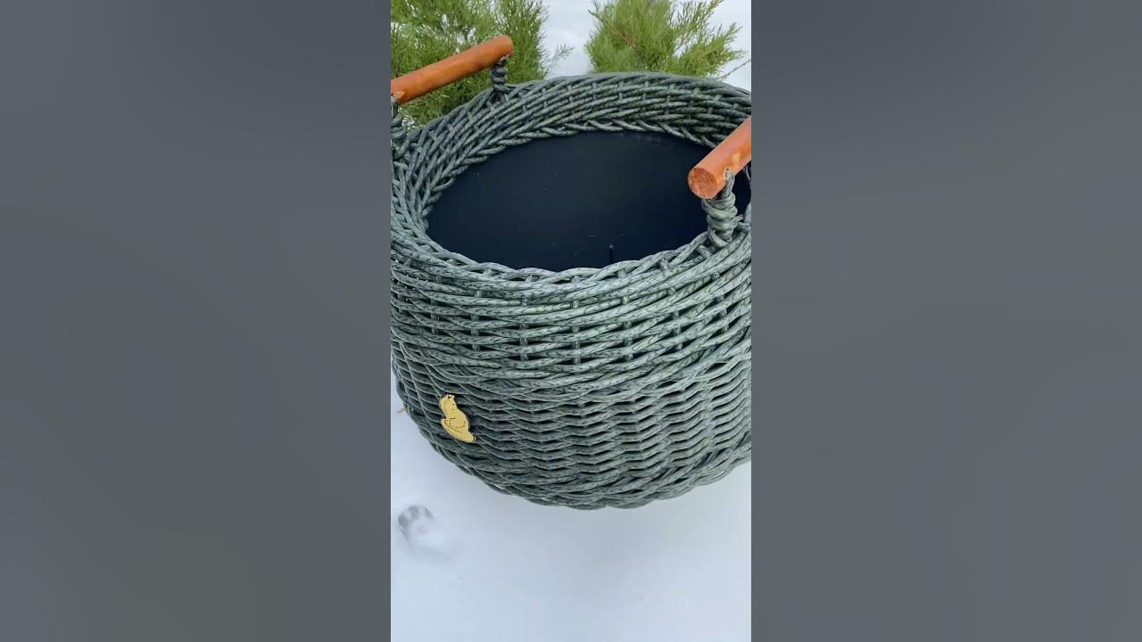 Горшок ротанг плетенн. Клумба корзина. Кадка из ротанга. Плетеные горшки в интерьере. Настенная плетеная корзина.