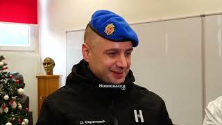 PRIPADNICI NOVOSADSKE ŽANDARMERIJE URUČILI PAKETIĆE DECI U DEČIJOJ BOLNICI