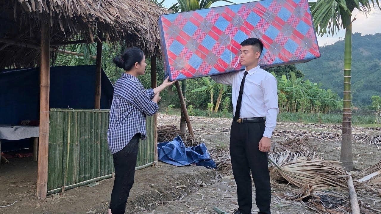 Kind Police Officer Gifts a Mattress to a Single Mother – A Small Gift Filled with Love