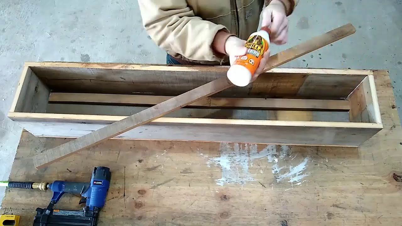 DIY Pallet Wood Shop Light