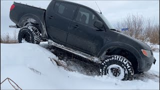 видео: Зимний off-road на Mitsubishi L200 и Нива 4x4. Смотрим что может L200 2.5дизель#нива#сток#mitsubishi картинка: Зимний off-road на Mitsubishi L200 и Нива 4x4. Смотрим что может L200 2.5дизель#нива#сток#mitsubishi