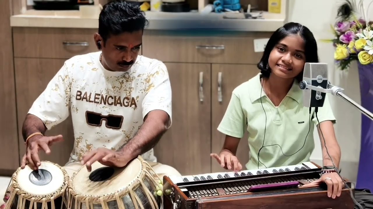 A beautiful song of Lata Mangeshkar ji I tried to sing with Tabla Thanx to Anirudh uncle..