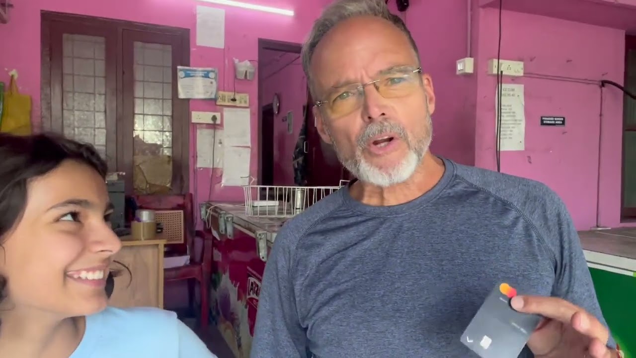 Без монтажа: Наш визит в оптовый магазин мороженого в Керале.