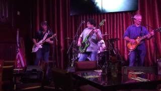 9's a Pair - Beer Drinkers & Hell Raisers (clip)