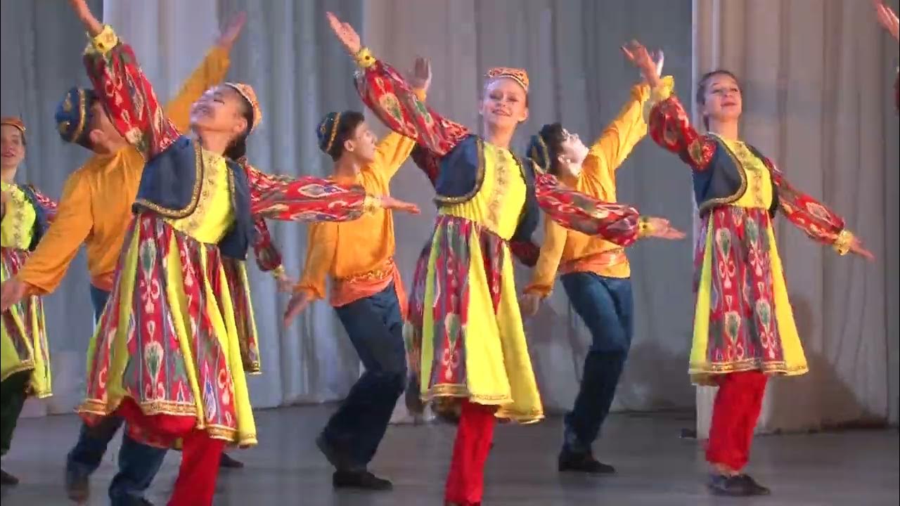 Народные танцы узбекистана андижанская полька. Узбекская андижанская полька. Узбекский танцевальный костюм. Андижанская полька танец. Народные танцы узбекистана андижанская полька.