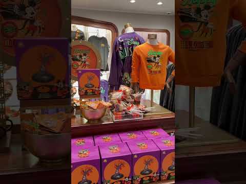 It's spooky season aboard the Disney Wish! 🚢 🎃  #shorts #disney
