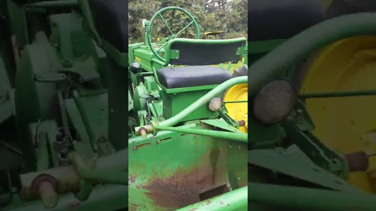 John Deere A with one row semi mounted 1 row corn picker. - YouTube