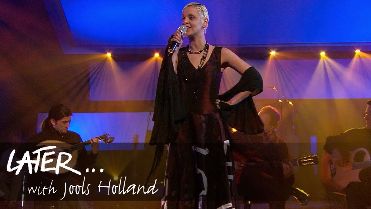 Guarda Mariza - Recusa | Later... with Jools Holland (2005) su YouTube Guarda Mariza - Recusa | Later... with Jools Holland (2005) su YouTube