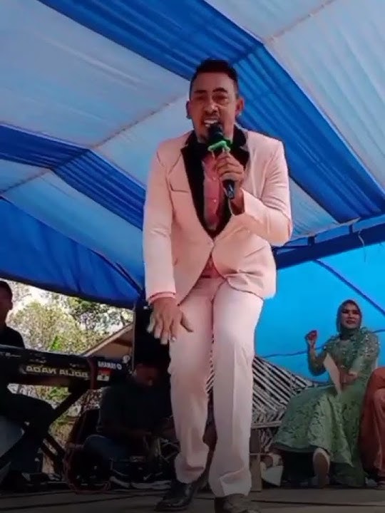 Mimpi Erie Susan Cover.  Celana sobek pas lagi Goyang.