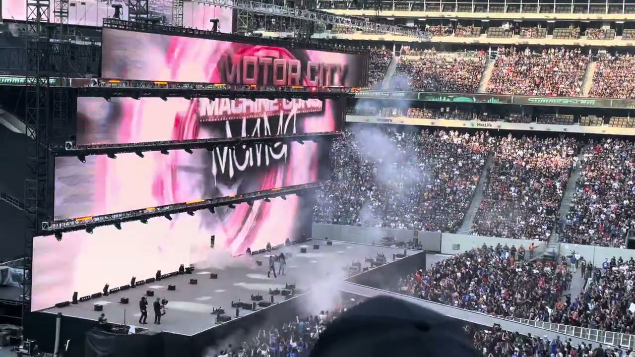 Summerslam night 2 motor city machine entrance live