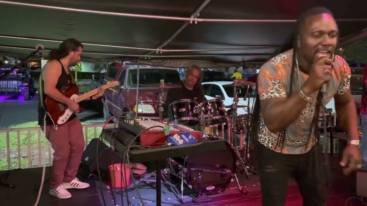 Roots Almighty featuring Clive Live