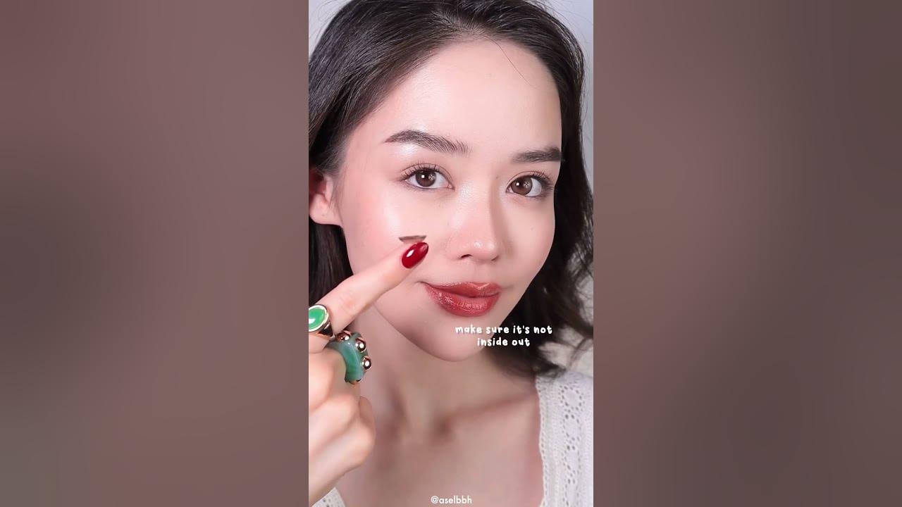 how-to-put-contact-lenses-in-out-youtube