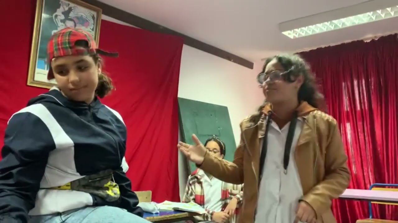 حفل نهاية الأسدس الأول- مسرحية- بالعلم والمعلم ترتقي الأوطان