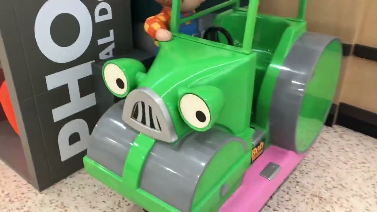 Jolly Roger Roley Kiddie Ride (Standard) - YouTube