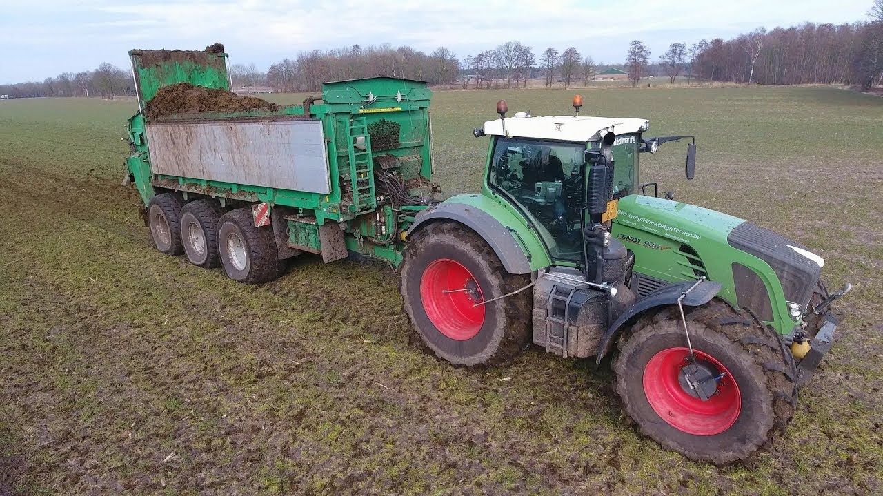 FENDT 930 with TEBBE Tridem spreader | Spreading manure/Mist streuen