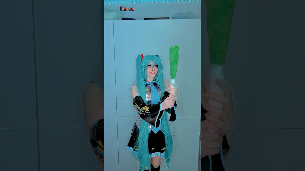 Singing my song three Semi-tones down | Hatsune Miku #cosplay