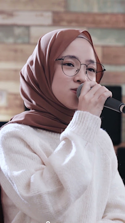 MUGHROM ( SHOLAWAT ) - NISSA SABYAN #nissasabyan #sholawat #mughrom
