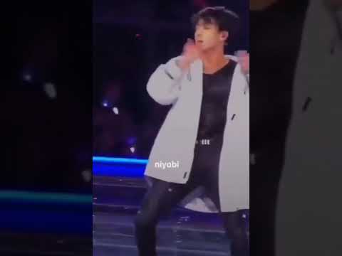 this is this is the most attractive thing jungkook ever did...!😱😱😱