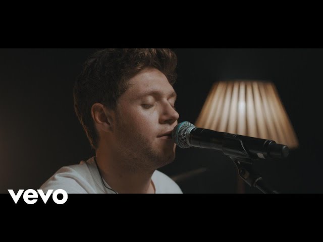 Niall Horan - Too Much To Ask (Official Acoustic) class=