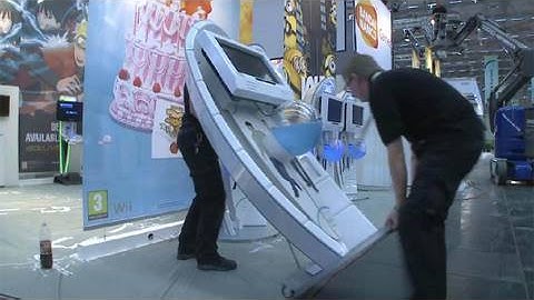 Gamescom 2010 Backstage - Part 1 : 2cm Too Short