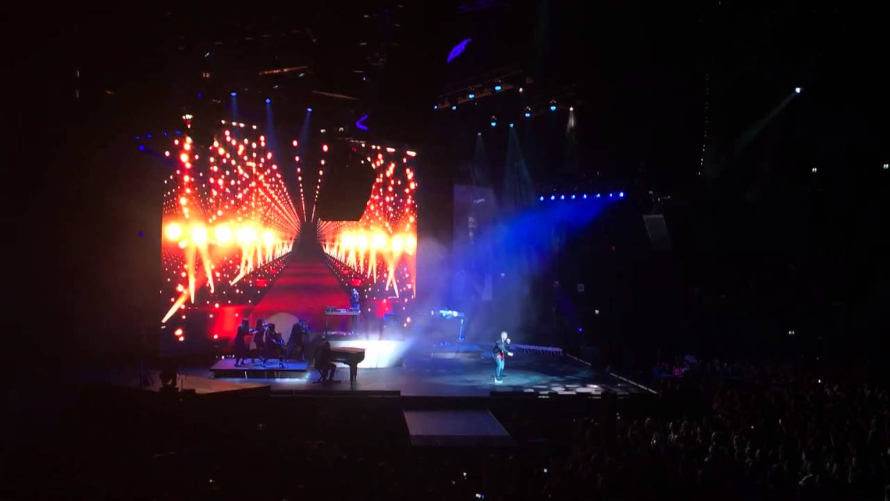 Macklemore And Ryan Lewis 10/4/16 Intro + Light Tunnels YouTube