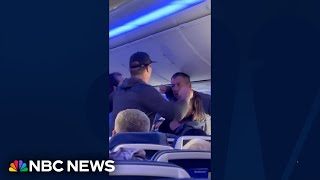 Video shows fistfight break out on Southwest flight to Hawaii