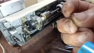 (comment réparer un machine à coudre portative la 496 singer)(طريقة اصلاح ماكينة خياطة محمولة ي