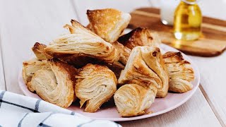 Puff pastry flowers: crunchy and delicious!