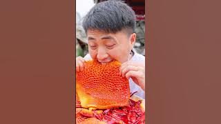 Songsong is crying from being spicy! Ermao doesn't feel spicy😂 #mukbang   #chinesecuisine  #asmr