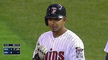 SEA@MIN: Escobar belts a bases-loaded single