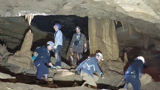 Exploring Huge Cave With Saber-Tooth Cat Tracks