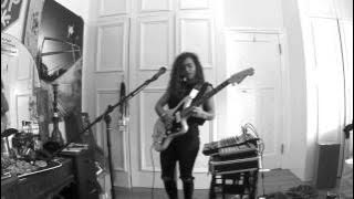 TASH SULTANA - NOTION (LIVE BEDROOM RECORDING)